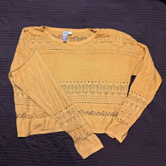 Francesca's Alya Mustard Gold Lightweight Crewneck Sweater - Picture 1 of 5